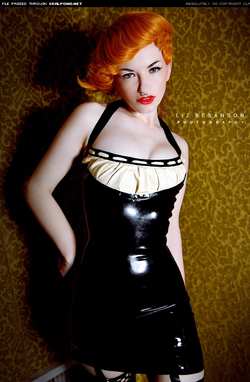 Image #25404 (fetish): latex, redhead