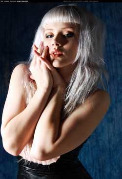 Image #7331 (grlz): blonde, mosh