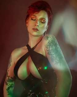 Image #253348 (fetish): latex, redhead