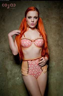 Image #112002 (fetish): latex, redhead