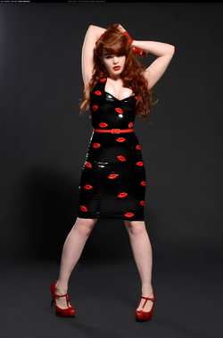 Image #100770 (fetish): latex, redhead