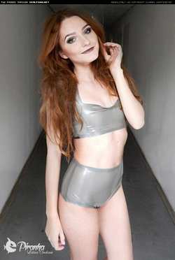 Image #133189 (fetish): latex, redhead