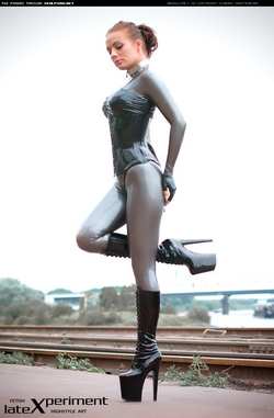 Image #41147 (fetish): latex, valerie tramell