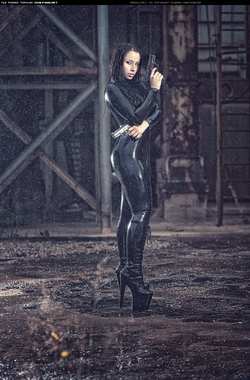 Image #97787 (fetish): guns, latex, wet