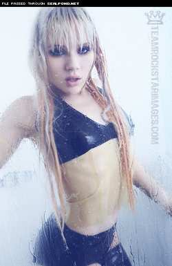 Image #7013 (fetish): latex, mosh, wet