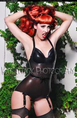 Image #25428 (fetish): latex, redhead