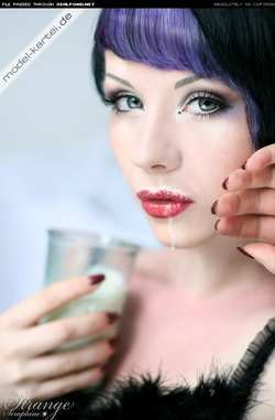 Image #7791 (grlz): lips, makeup, milk