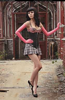 Image #6720 (grlz): brunette, corset