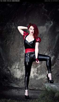 Image #46213 (fetish): latex, redhead